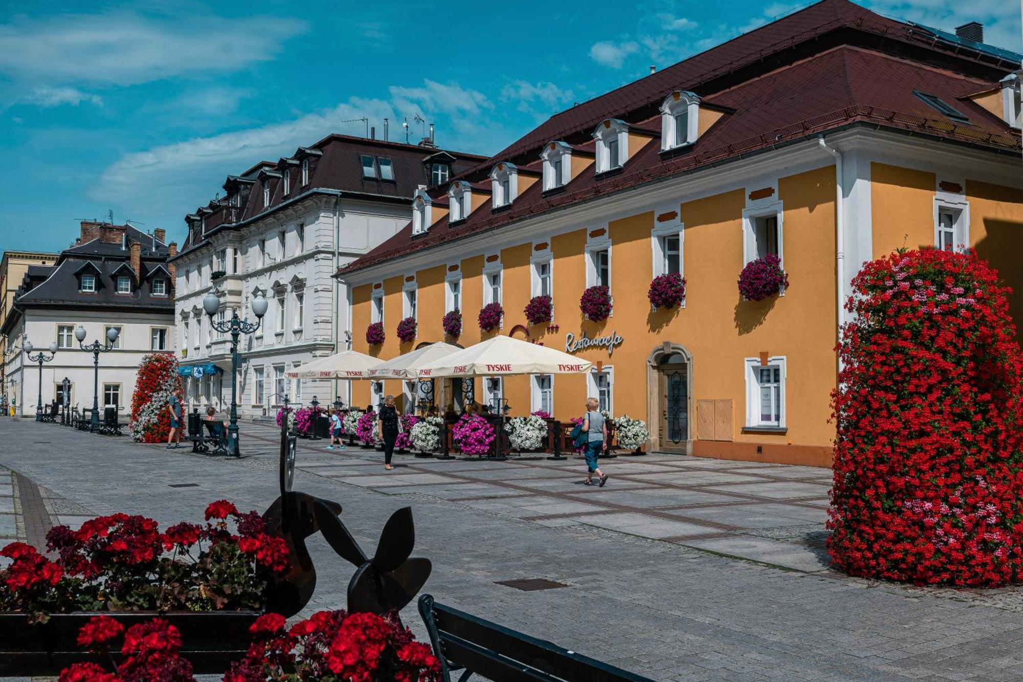 Hotel Restauracja Caspar Jelenia Gora Exterior photo